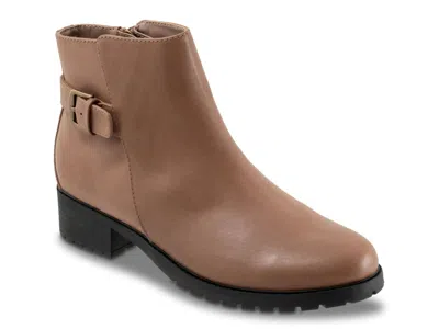 Trotters Marigold Bootie In Gray