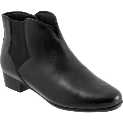 Trotters Monroe Side Zip Ankle Bootie In Black