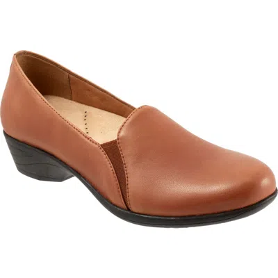 Trotters Reagan Loafer In Animal Print