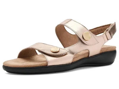 Trotters Romi Metallic Sandals In Gold