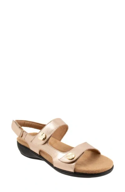 Trotters Romi Sandal In Pink