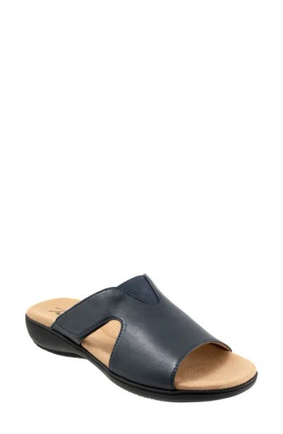 Trotters Roxine Slide Sandal In Navy
