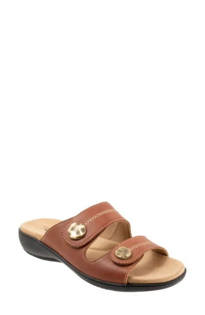 Trotters Ruthie Stitch Slide Sandal In Luggage