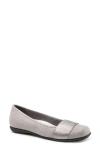 Trotters Samantha Flat In Multi