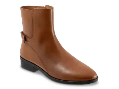 Trotters Wide Width Annette Bootie In Brown