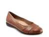 Trotters Wide Width Danni Flat In Brown