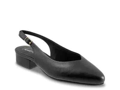 Trotters Wide Width Jessa Pump In Black