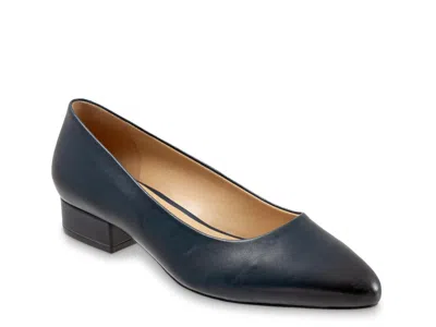 Trotters Wide Width Jewel Pump In Blue