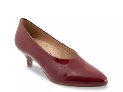 Trotters Wide Width Kimber Pump In Burgundy
