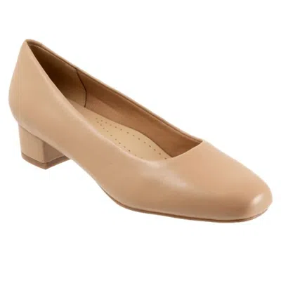 Trotters Women's Dream Slip-on Pump In Nude In Brown