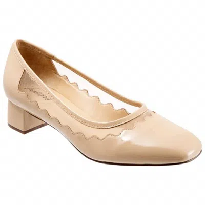 Trotters Women's Lark Heel In Nude Patent