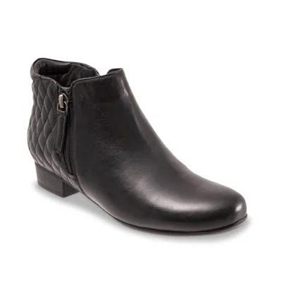 Trotters Women's Major Ankle Boot - Ww Width In Black Quilted In Multi