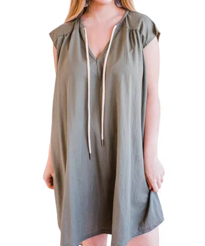 Très Bien Calling All Beauties Dress In Olive In Grey