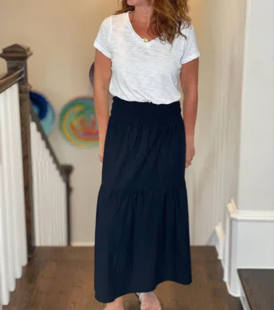Très Bien Smocked Waist Cotton Skirt In Black