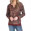 TRU LUXE NOTCH NECK PRINTED KNIT TOP IN BROWN