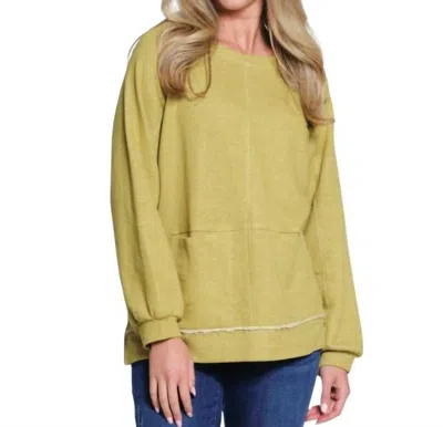 Tru Luxe Raglan Sleeve Top In Citron In Green