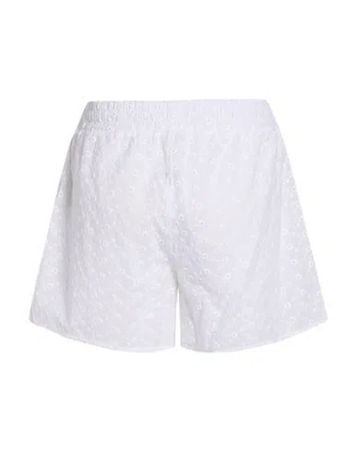 True Religion Woman Shorts & Bermuda Shorts White Size M Cotton