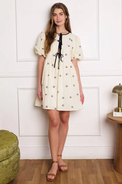 Truedames A Day At The Vineyard Woven Mini Badydoll Dress In Beige