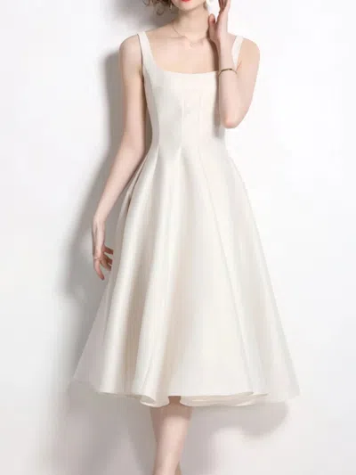 Truedames A-line Silhouette Midi Sleeveless Dress In White