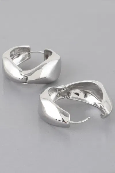 Truedames Abstract Edge Hoop Earrings In Silver