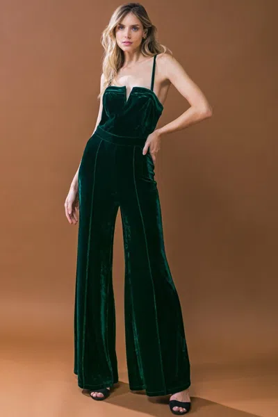 Truedames Blow A Kiss Velvet Jumpsuit In Green