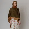 Truedames Bordered Ruana Poncho With Shoulder Strap In Green