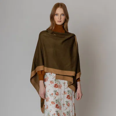 Truedames Bordered Ruana Poncho With Shoulder Strap In Green