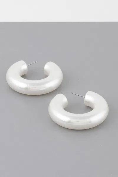 Truedames Bulky Polished Cream Hoop Earrings In White