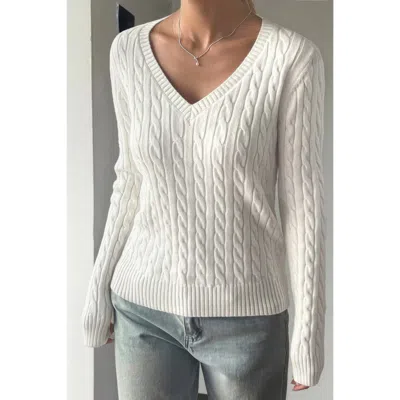 Truedames Cable Knit V Neck Long Sleeves Fit Sweater In White
