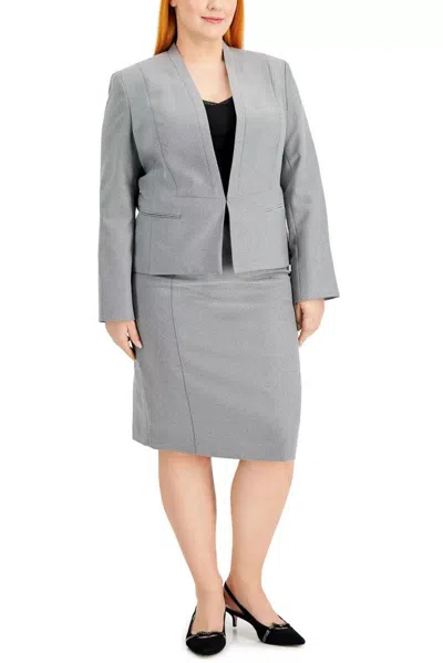 Truedames Collarless Hook & Eye Closure At Front Shoulder Pads Side Welt Pockets Crepe Jacket With Skirt (plus In Black