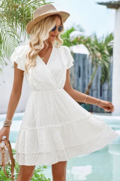 Truedames Cut Out Sleeveless Ruffle Trim V Neck Fit Dress In White
