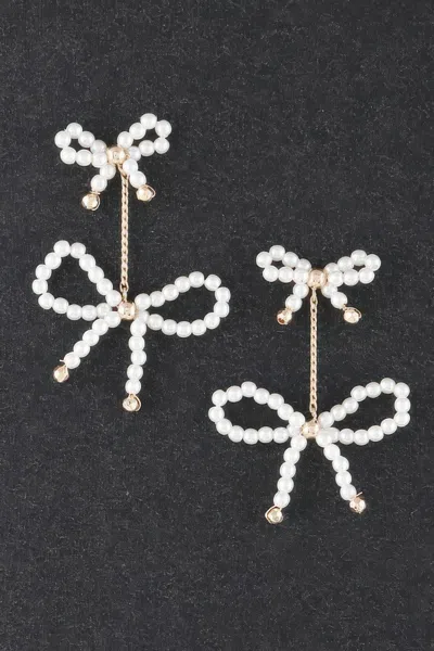 Truedames Double Pearl Ribbon Curb Chain Stud Earrings In White