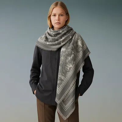 Truedames Elegant Floral Stripe Pattern Printed Square Scarf In Gray