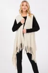 Truedames Embossed Dotted Line Tassel Knit Vest In Black