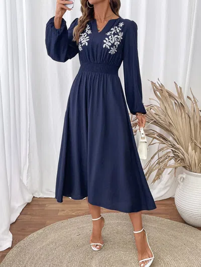 Truedames Embroidered Notched Long Sleeve Midi Dress In Blue