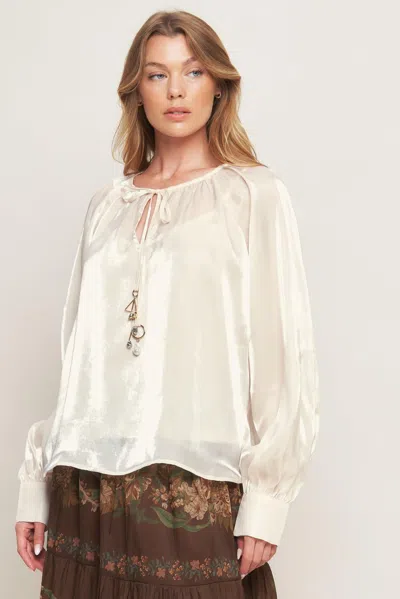 Truedames Eternal Pearl Charm Woven Peasant Top In White