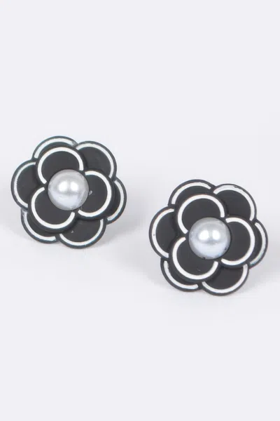 Truedames Faux Pearl Acrylic Flower Earring In Multi