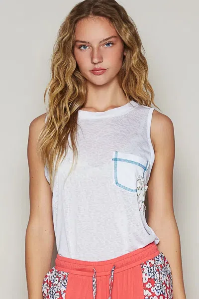 Truedames Floral Detail Pocket Patch Tank Top In White