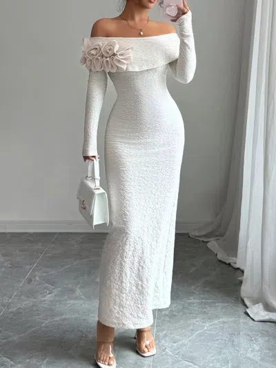 Truedames Flower Off-shoulder Maxi Dress In White
