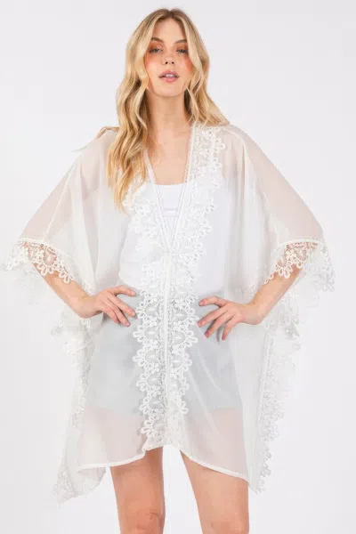 Truedames Flower Pattern Trim Detail Poncho In White