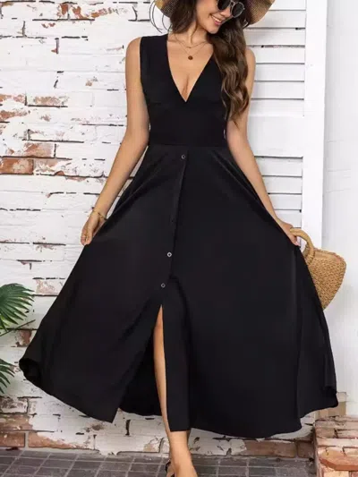 Truedames Full Size Slit V-neck Sleeveless Dress Plus Size In Black
