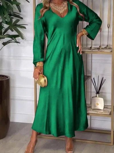 Truedames Full Size V-neck Long Sleeve Midi Dress Plus Size In Green
