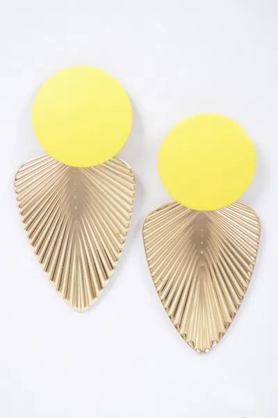 Truedames Geometric Shape Earring In Yellow