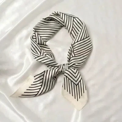 Truedames Geometric Stripe Pattern Print Square Scarf In White