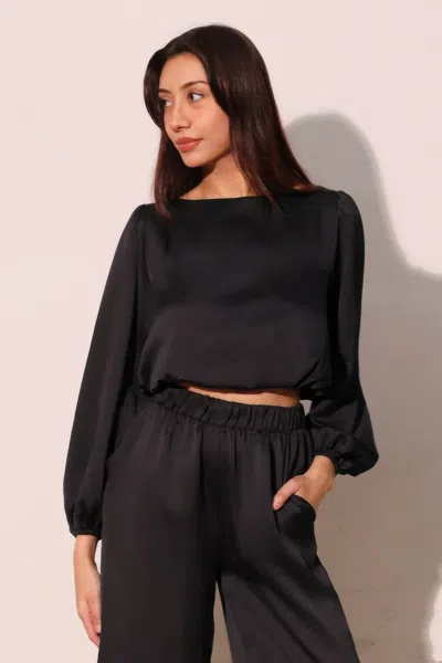 Truedames Hammered Satin Long Sleeve Crop Top In Black