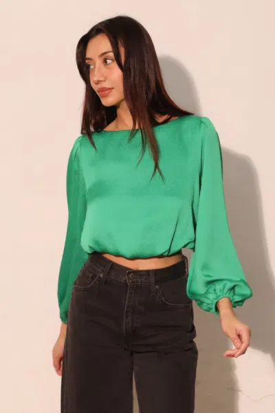 Truedames Hammered Satin Long Sleeve Crop Top In Green
