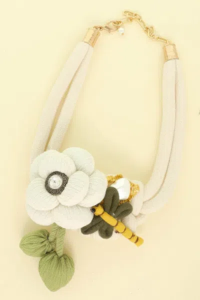 Truedames Handmade Fabric Flower Necklace In White