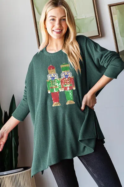 Truedames Heimish Sequin Nutcracker Long Sleeve Ribbed Top In Green