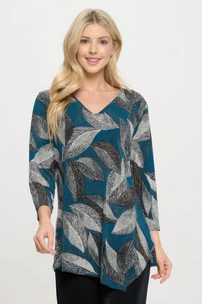 Truedames Hit Point V-neckline Top In Blue