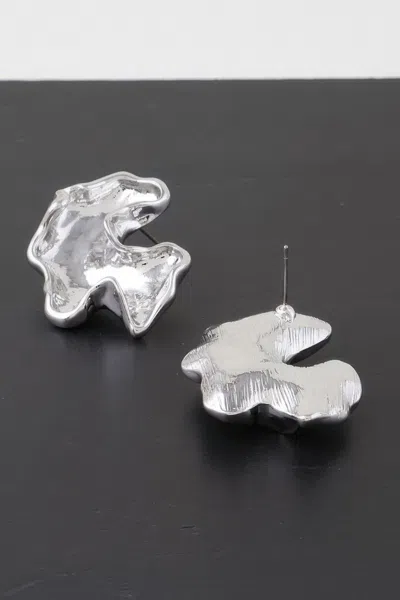 Truedames Hollowed Outline Earrings In Silver